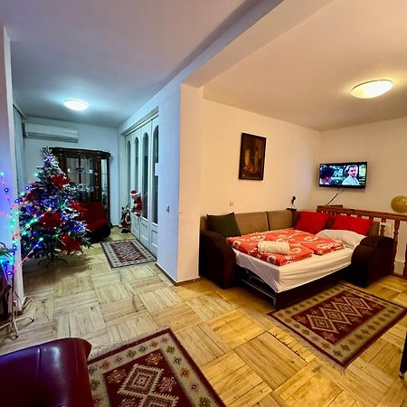 Appartamento Lika'S Hause Tbilisi Esterno foto