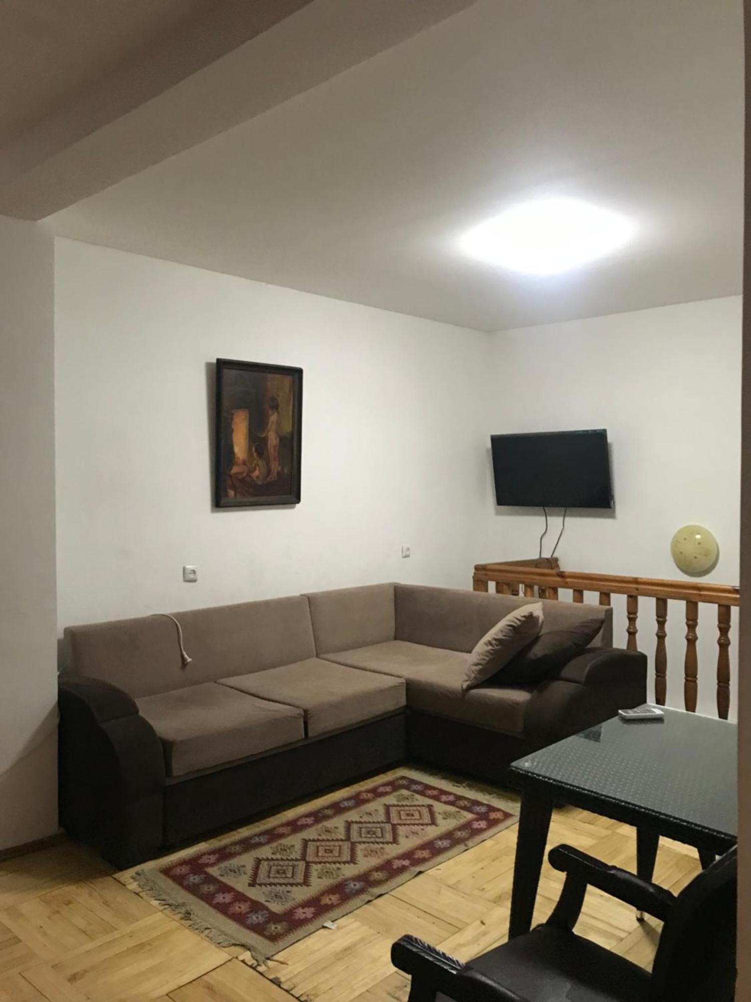 Appartamento Lika'S Hause Tbilisi Esterno foto